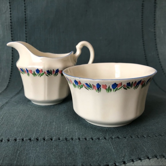 💜 3/$15 Vintage Adderley cream & sugar set - Picture 2 of 9